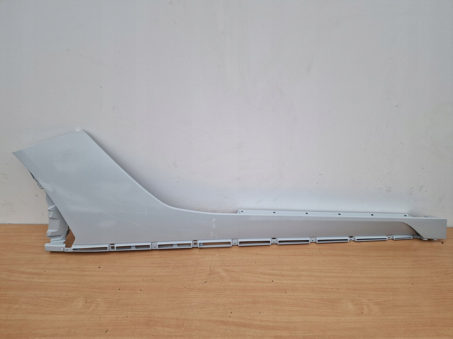 LAMBORGHINI AVENTADOR S right threshold moulding cap