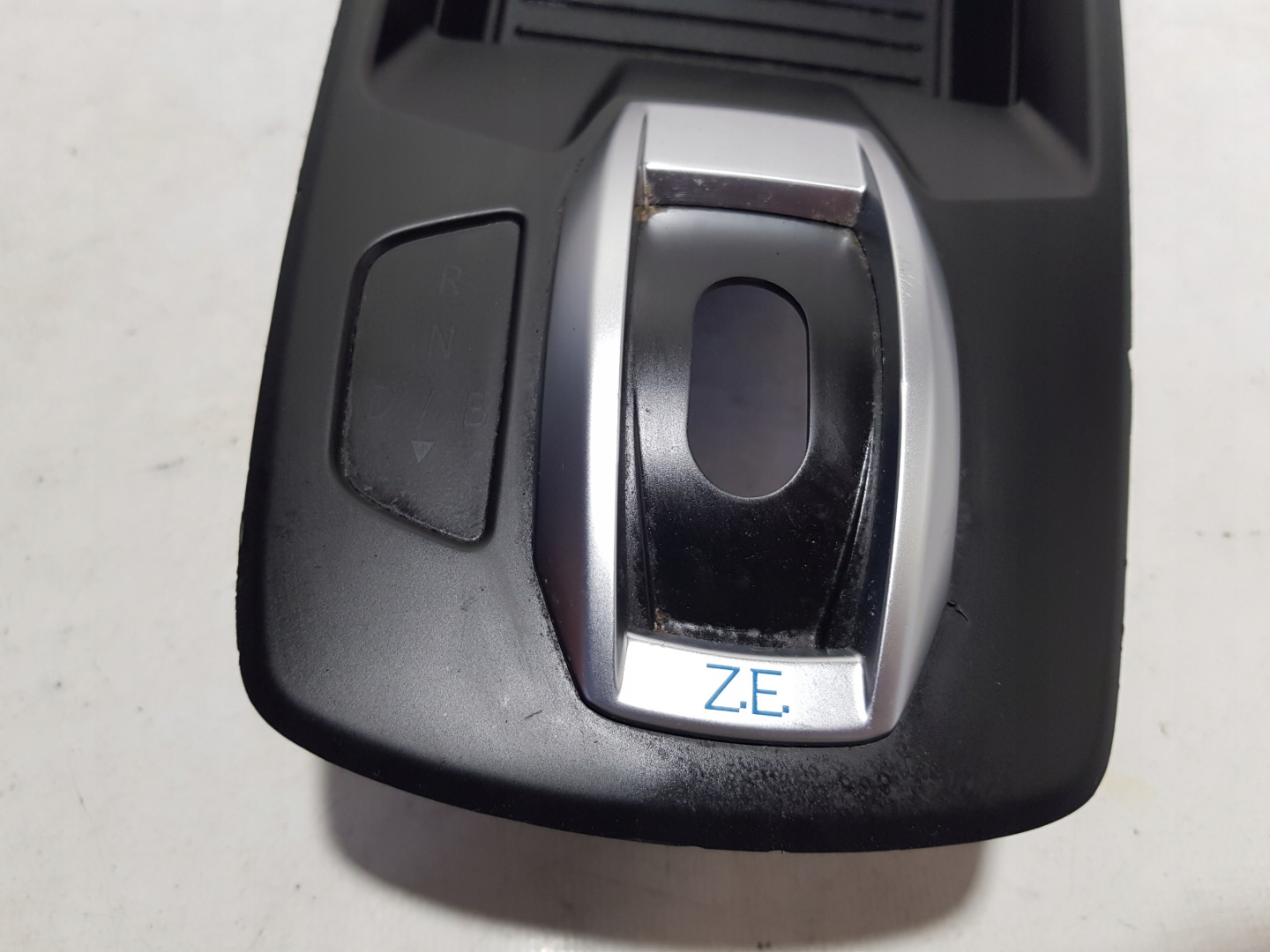 frame SRODKOWEGO TUNELU RENAULT ZOE TUNEL central USB