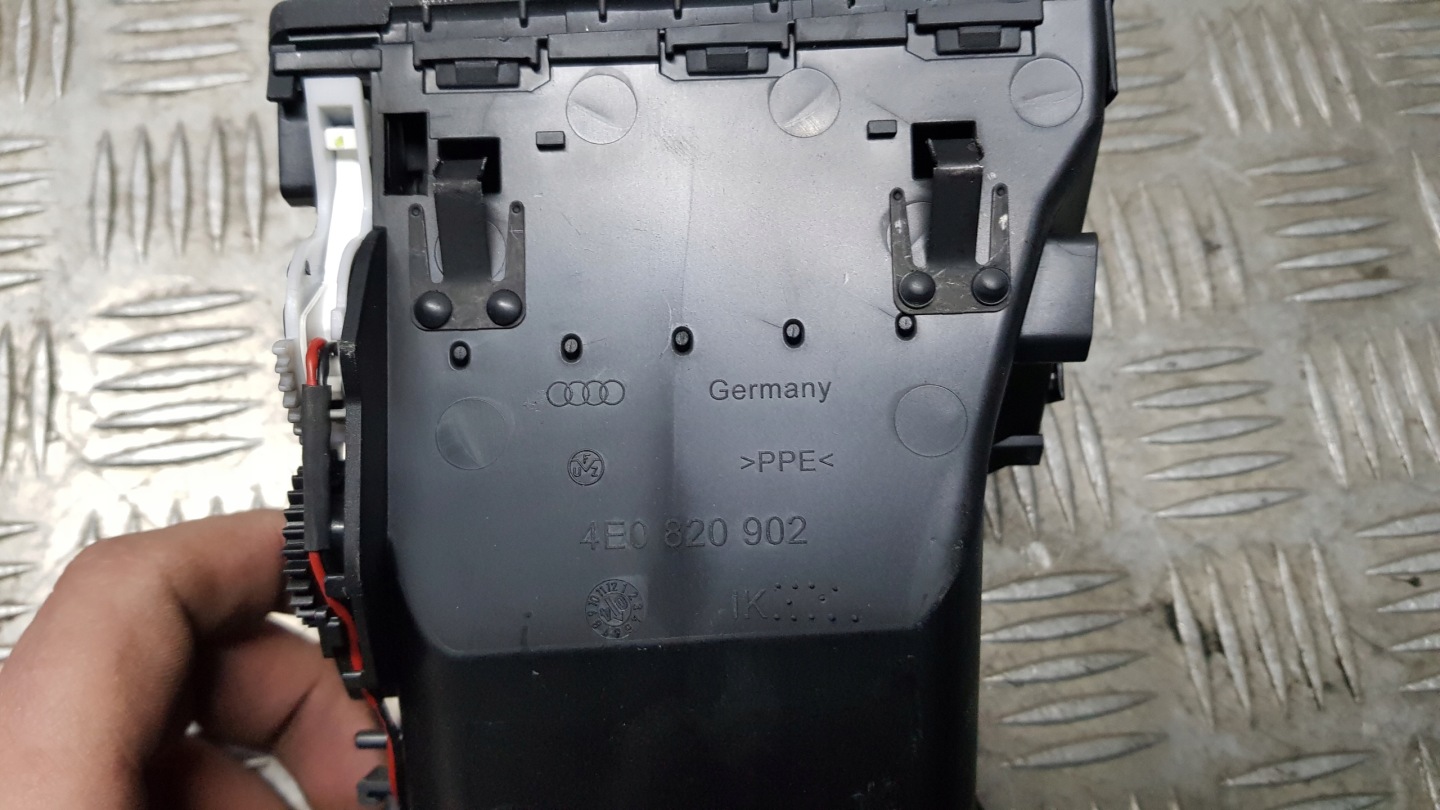 AUDI A8 D3 grid air conditioning devices left right