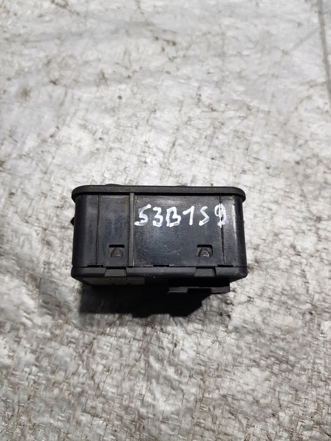 window control switch OPEL ASTRA 13363201 90561088