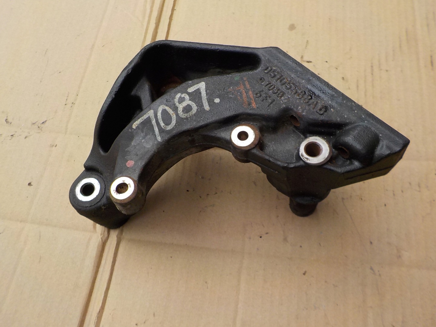 Support jeep compass et 2,0 crd 05105588AD