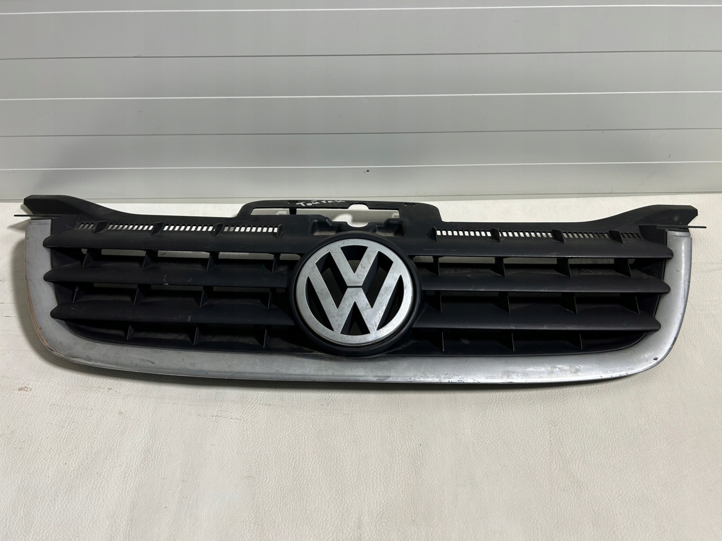 VW Touran 1T0 grill grille 06-10 radiator