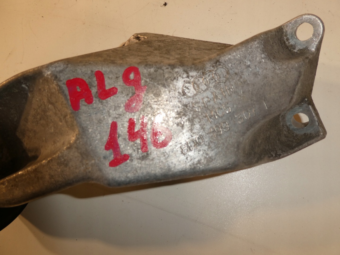 engine mount airbag AUDI A4 B5 8D0199307L