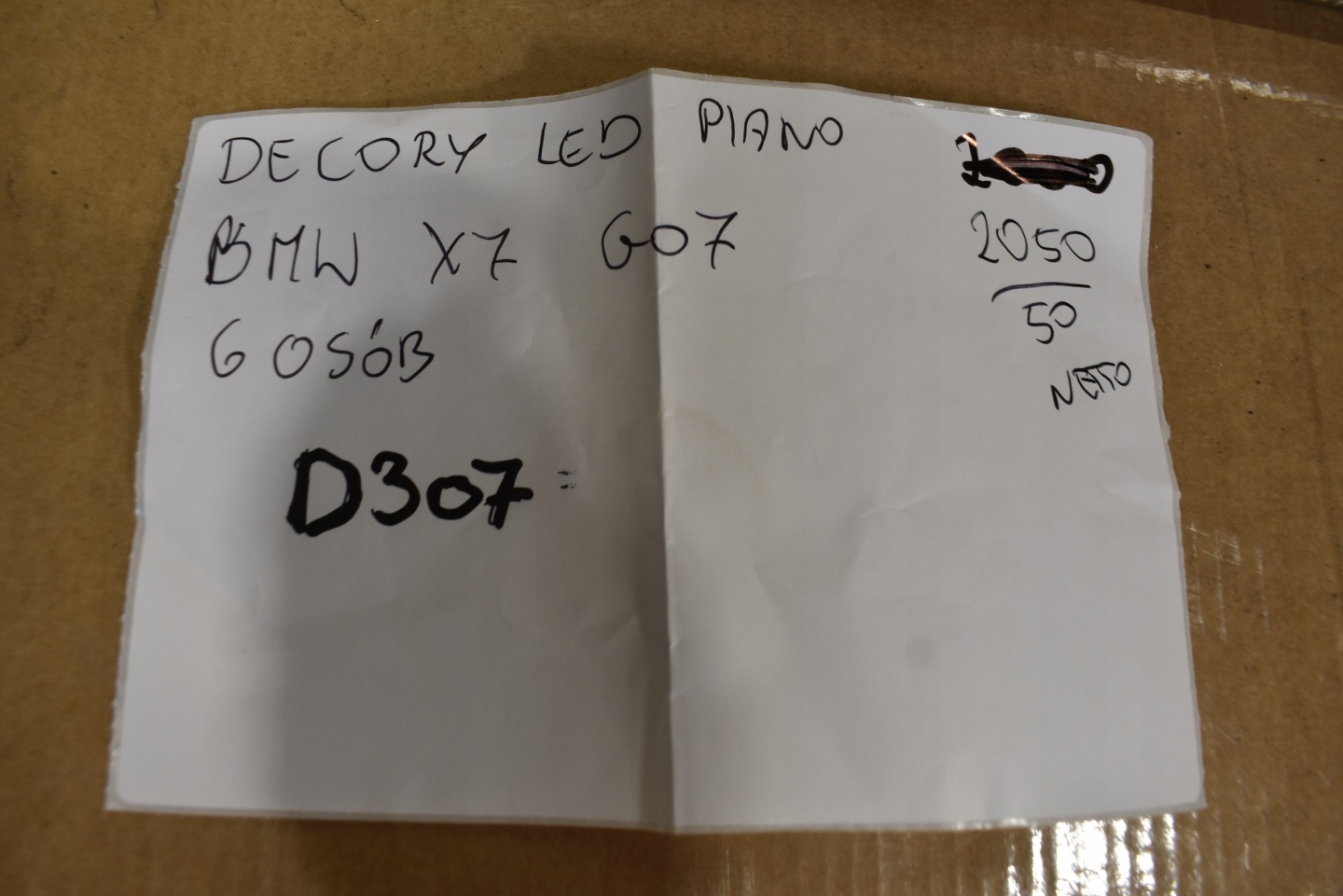 DECORY LED PIANO BMW X7 G07 6 OSOB 1