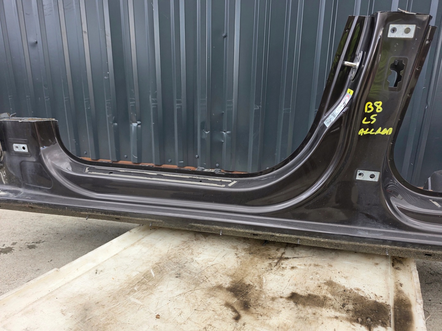 quarter threshold left AUDI A4 B8 ALLROAD original !!!