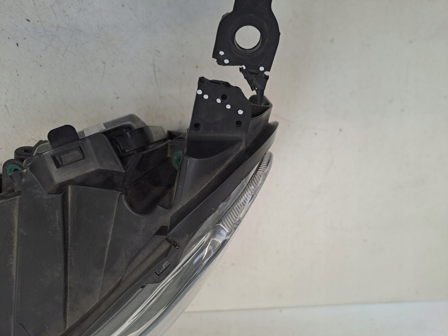light left front 9832837680 Zafira D Vivaro C