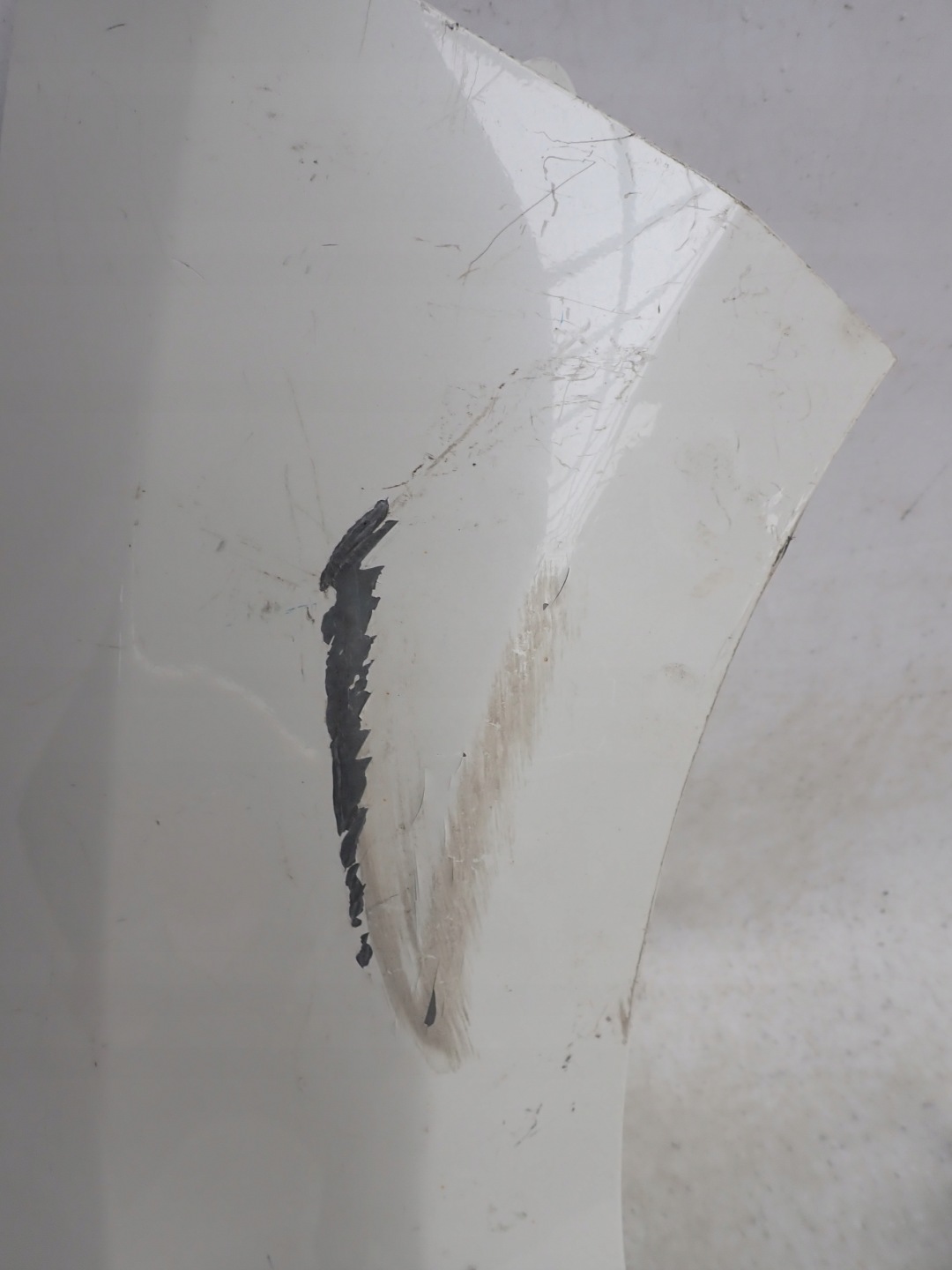 NISSAN LEAF and 10- fender right front front