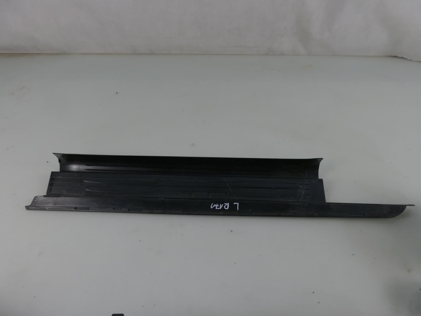 MERCEDES SLK R171 moulding threshold cap of the threshold left