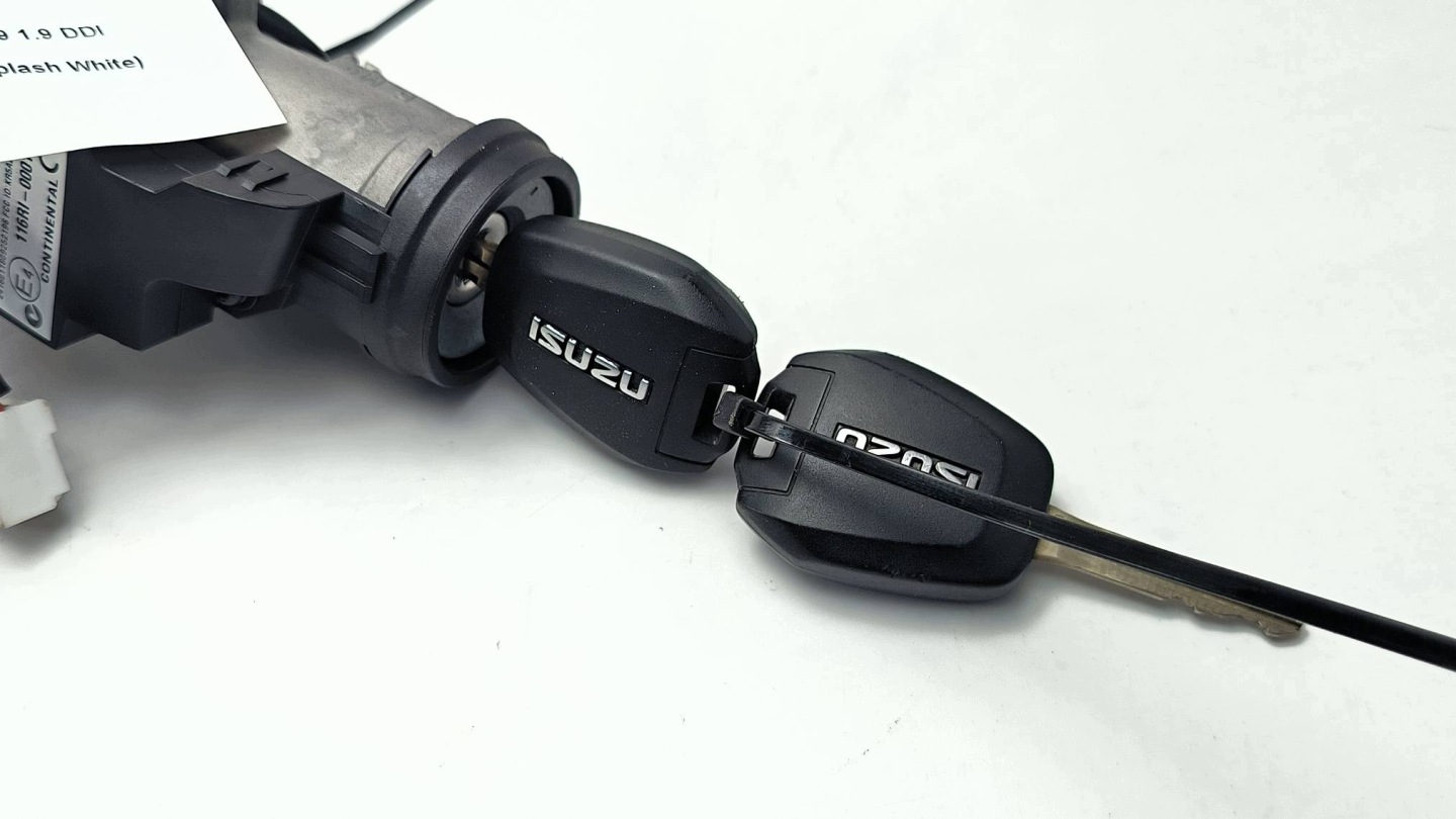brava paljenja 8982558470 ISUZU D-Max II LIFT