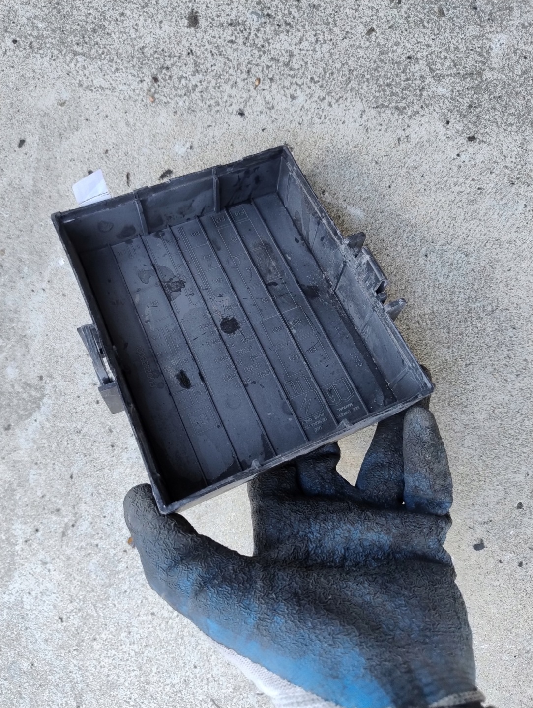 Abdeckung Blende Abdeckung der Sicherungen Ford Ecosport 6002389001