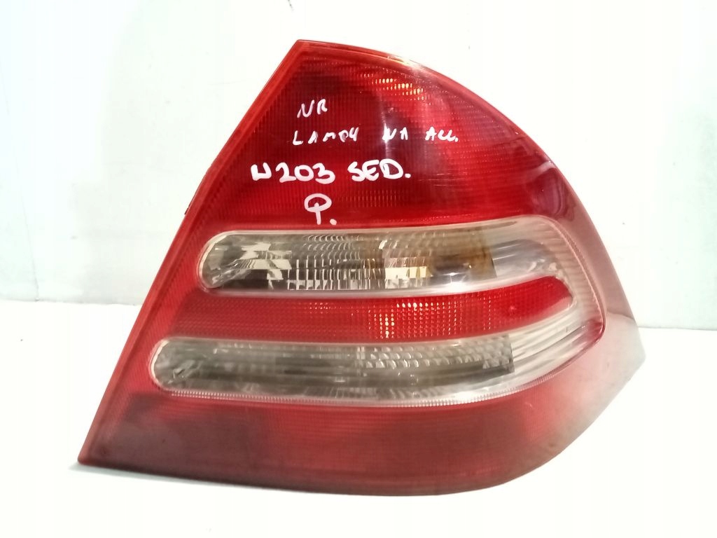 Mercedes C klasa W203 sedan light right rear part