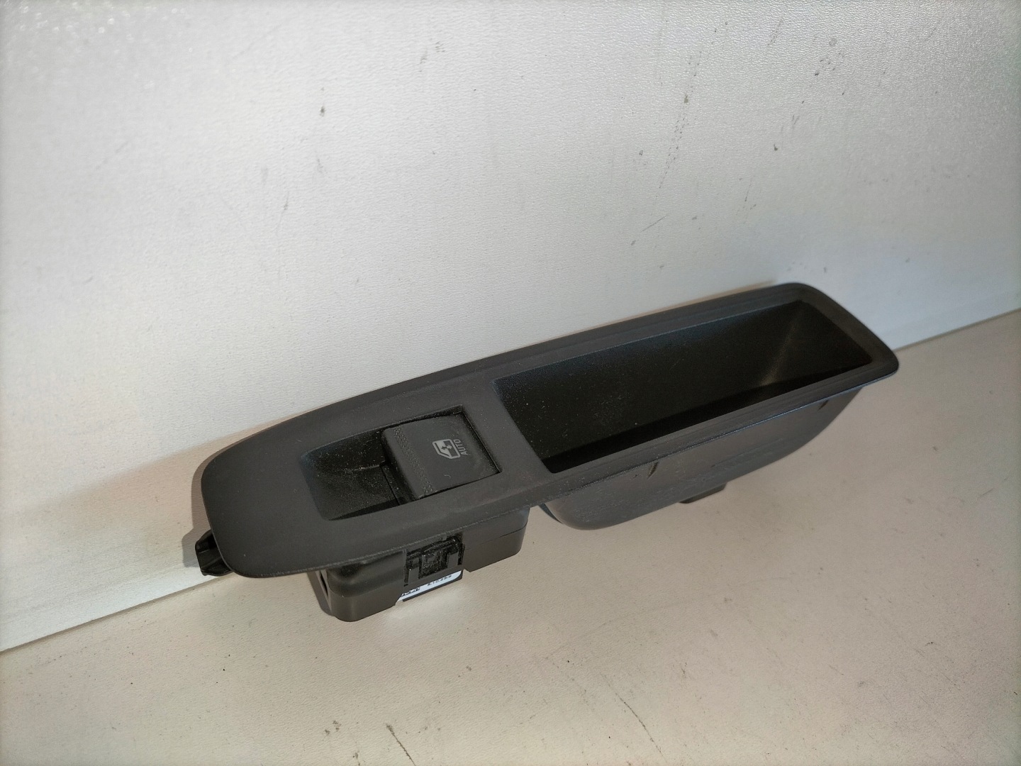 switch lifting windows rear part right RENAULT CLIO 5 V 19