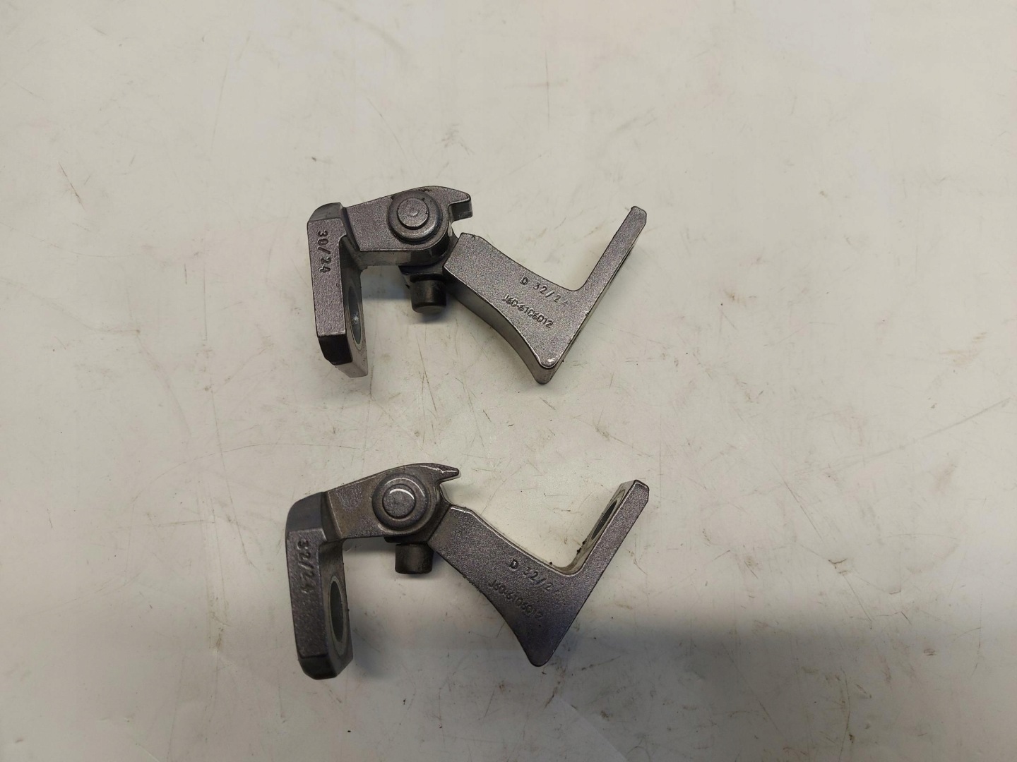 Chery Omoda 5 2024r hinge door left rear part upper lower komplet