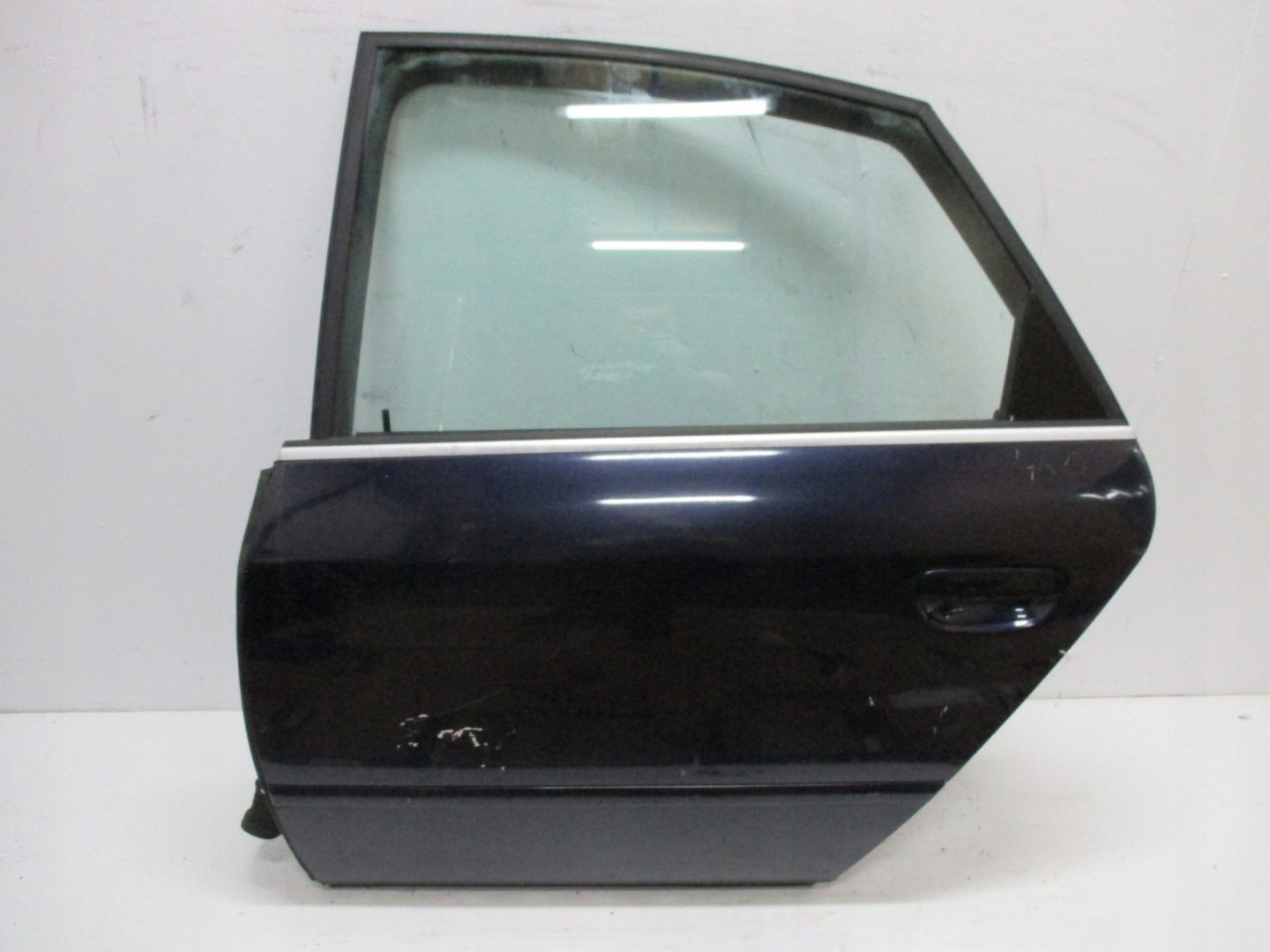door left rear. AUDI A6 4B0 sedan