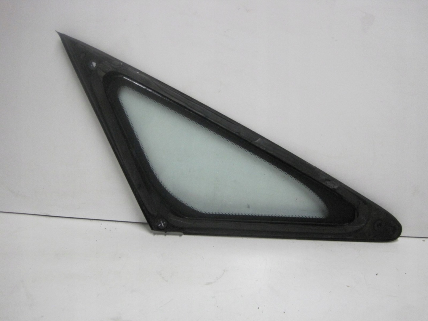 window side left MITSUBISHI GRANDIS 06R