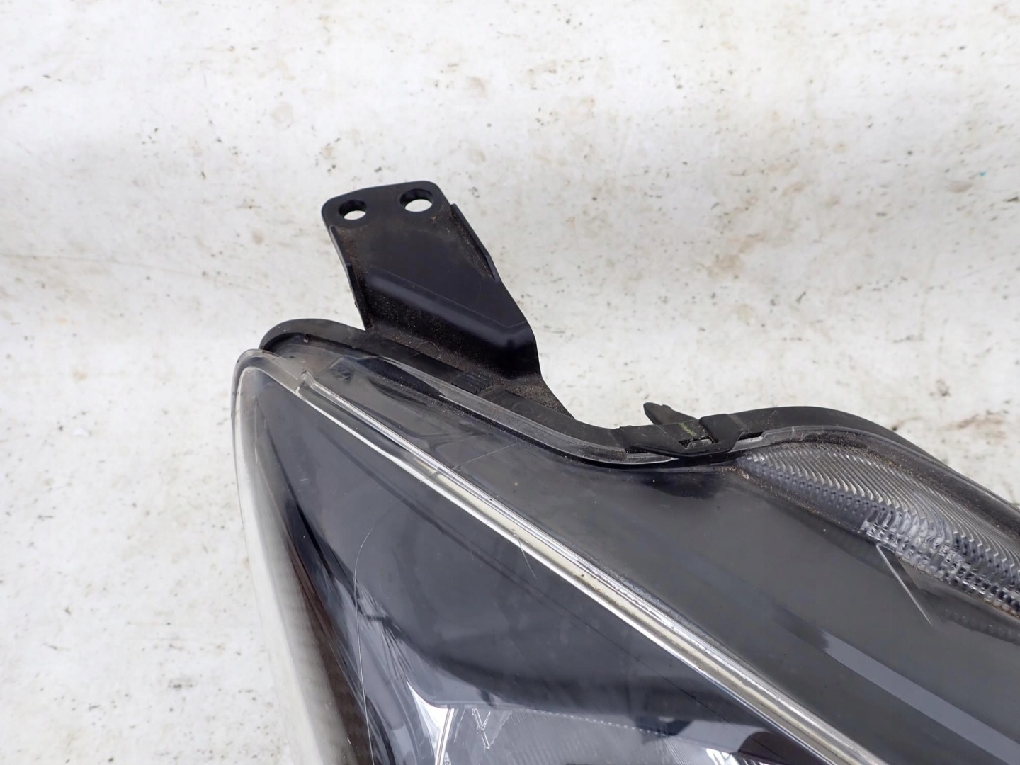MAZDA 2 III 14-19 light front front right