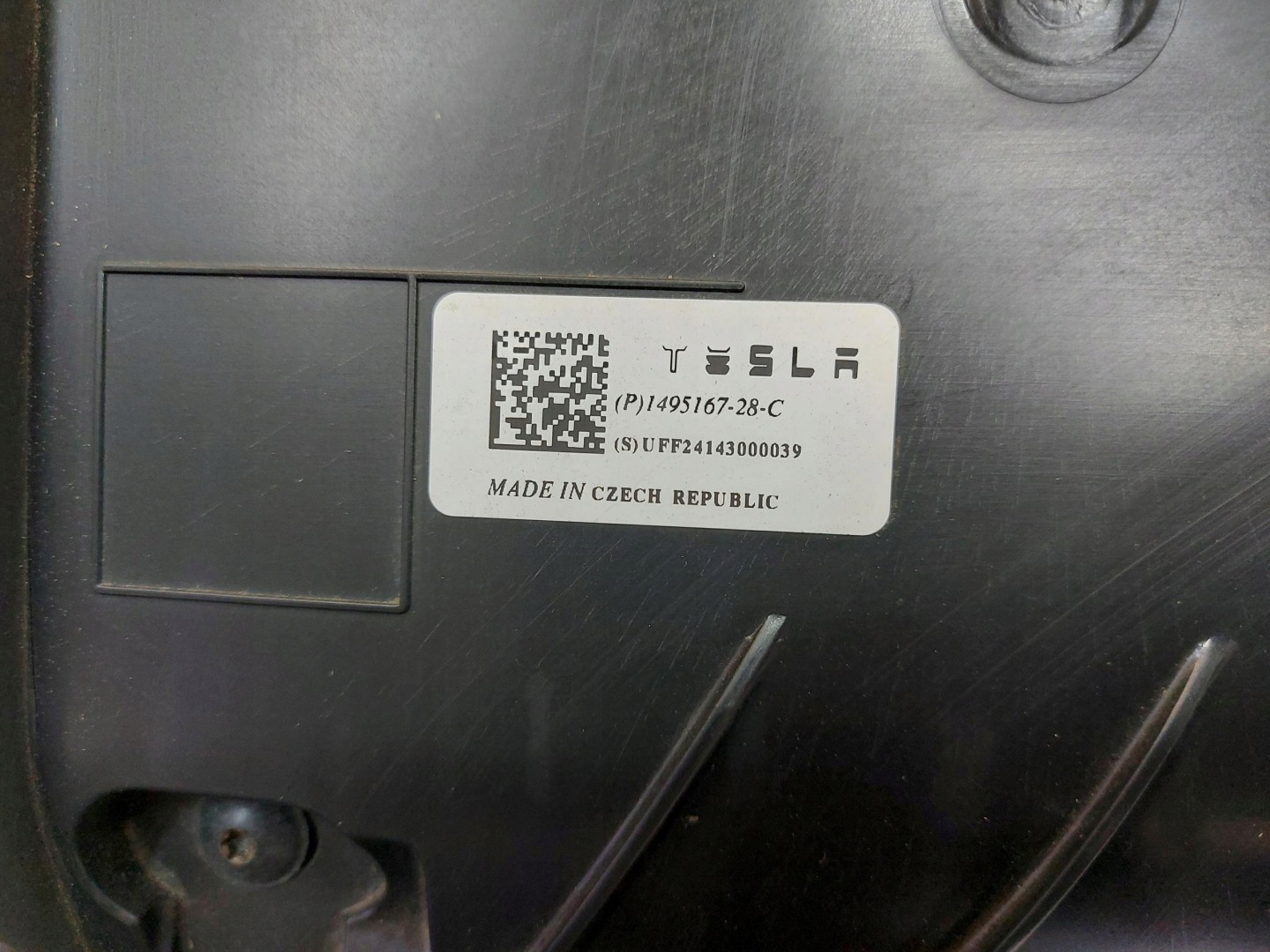 TESLA MODEL Y 2024r Gehäuse FITRA luft 1495167-28-C