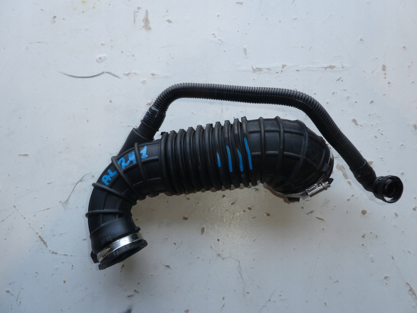 pipe air AUDI Q5 8R 2.0 TDI 03G129629