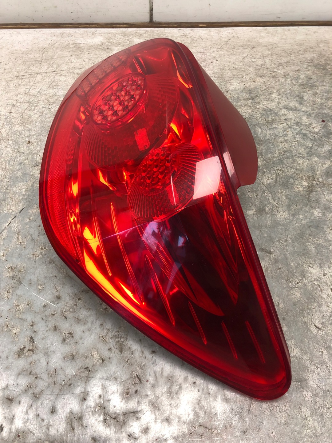 light right rear part PEUGEOT 307 LIFT HB 557674B