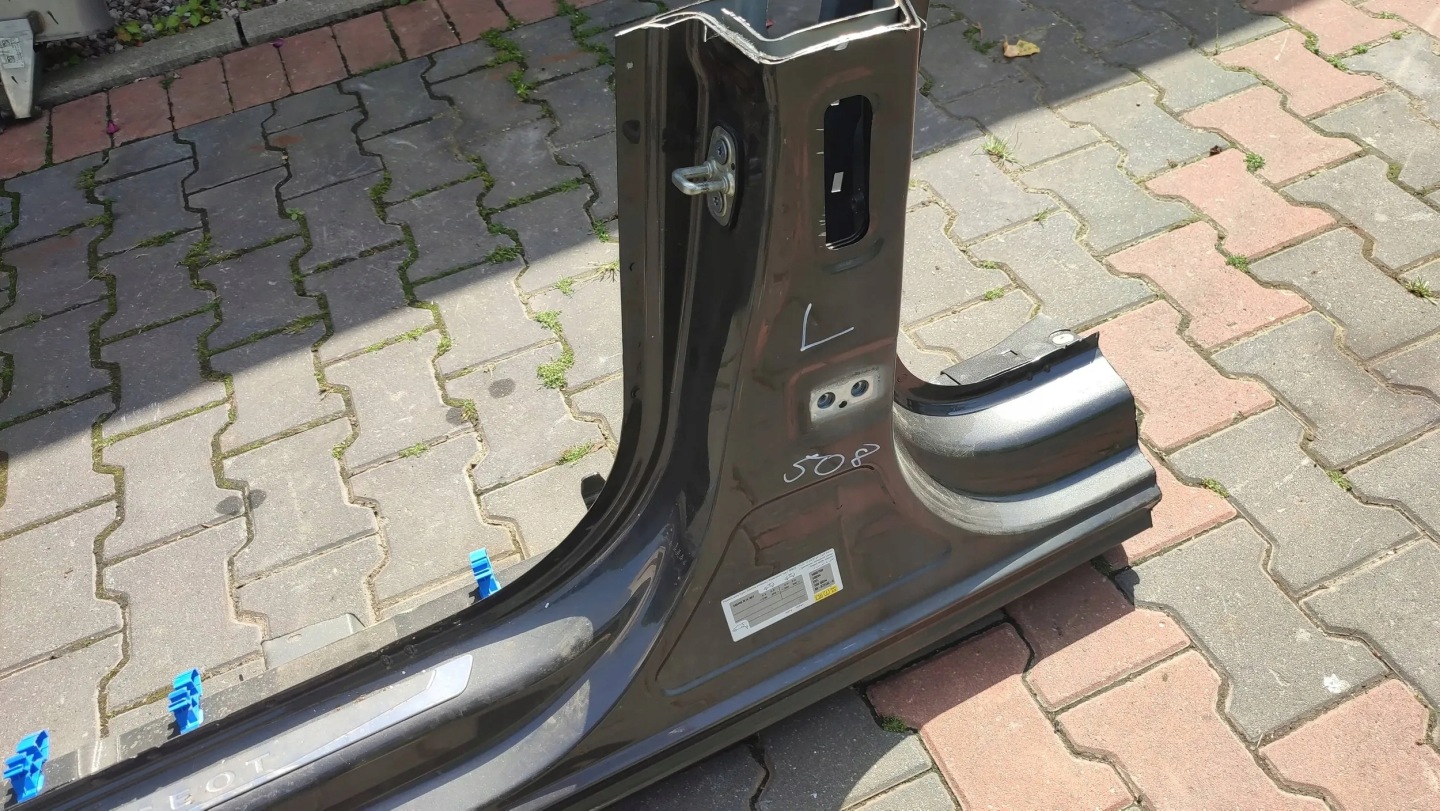 Peugeot 508 II 2022 left side threshold pillar