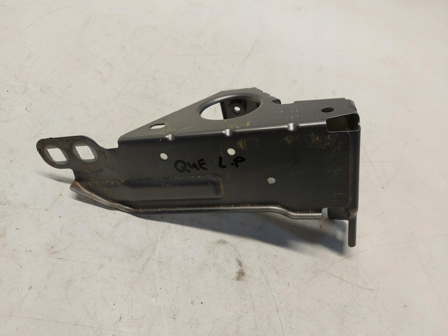 Audi Q4 E-TRON 89A 89E console holder left front 10A803713