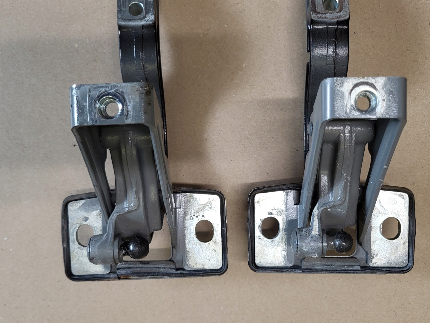 hinge right left bonnet boot rear. rear part SAAB 95 9-5 KOMBI OE black, 170