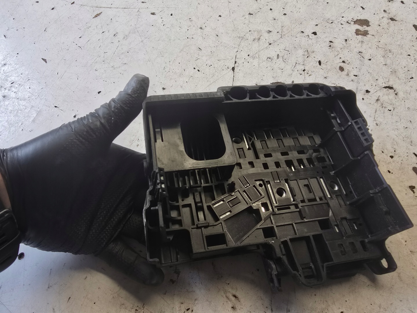 OPEL CORSA E cover KLEMY compartment for battery 13491093 BH