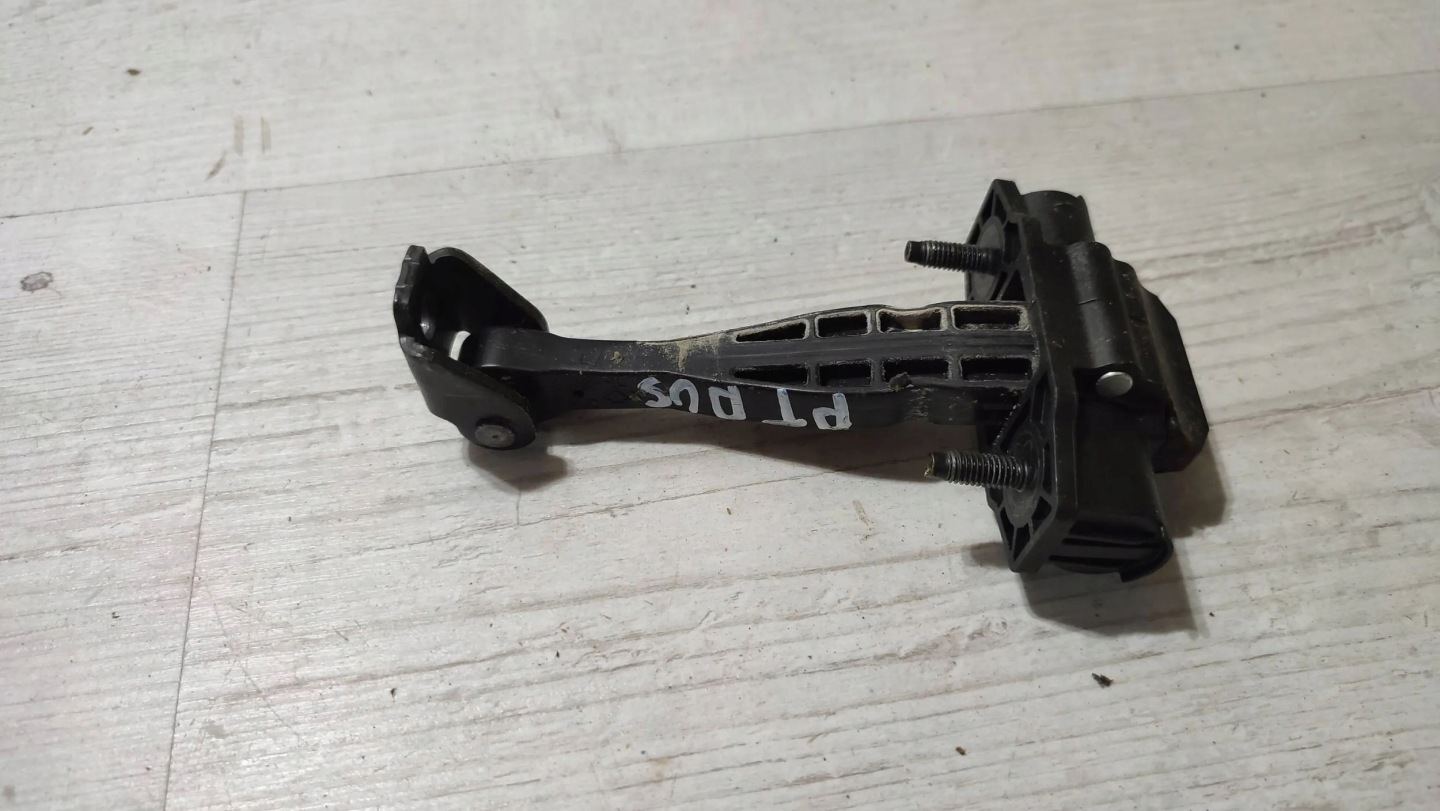 Dacia Duster II 17r 1.2 rear part side right limiter door