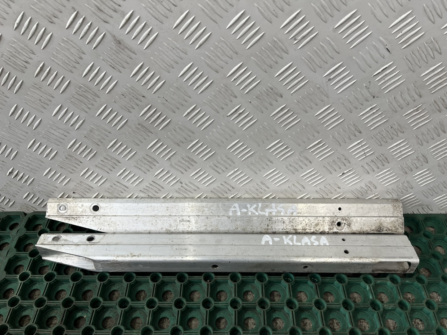 MERCEDES A-class W177 tip console radiator right left KIEL A1776225100