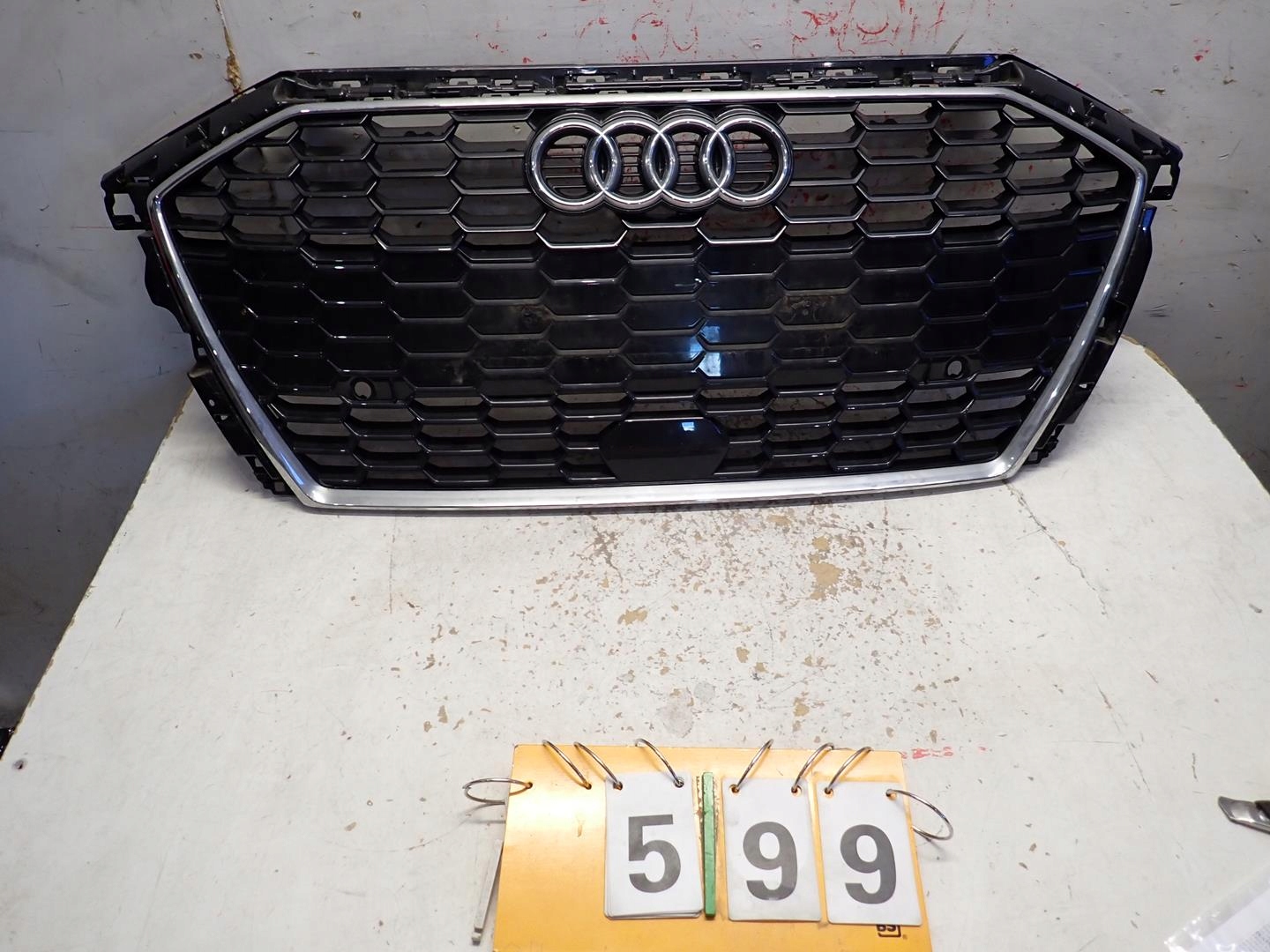 Grill AUDI A3 2020- 8Y0853651B