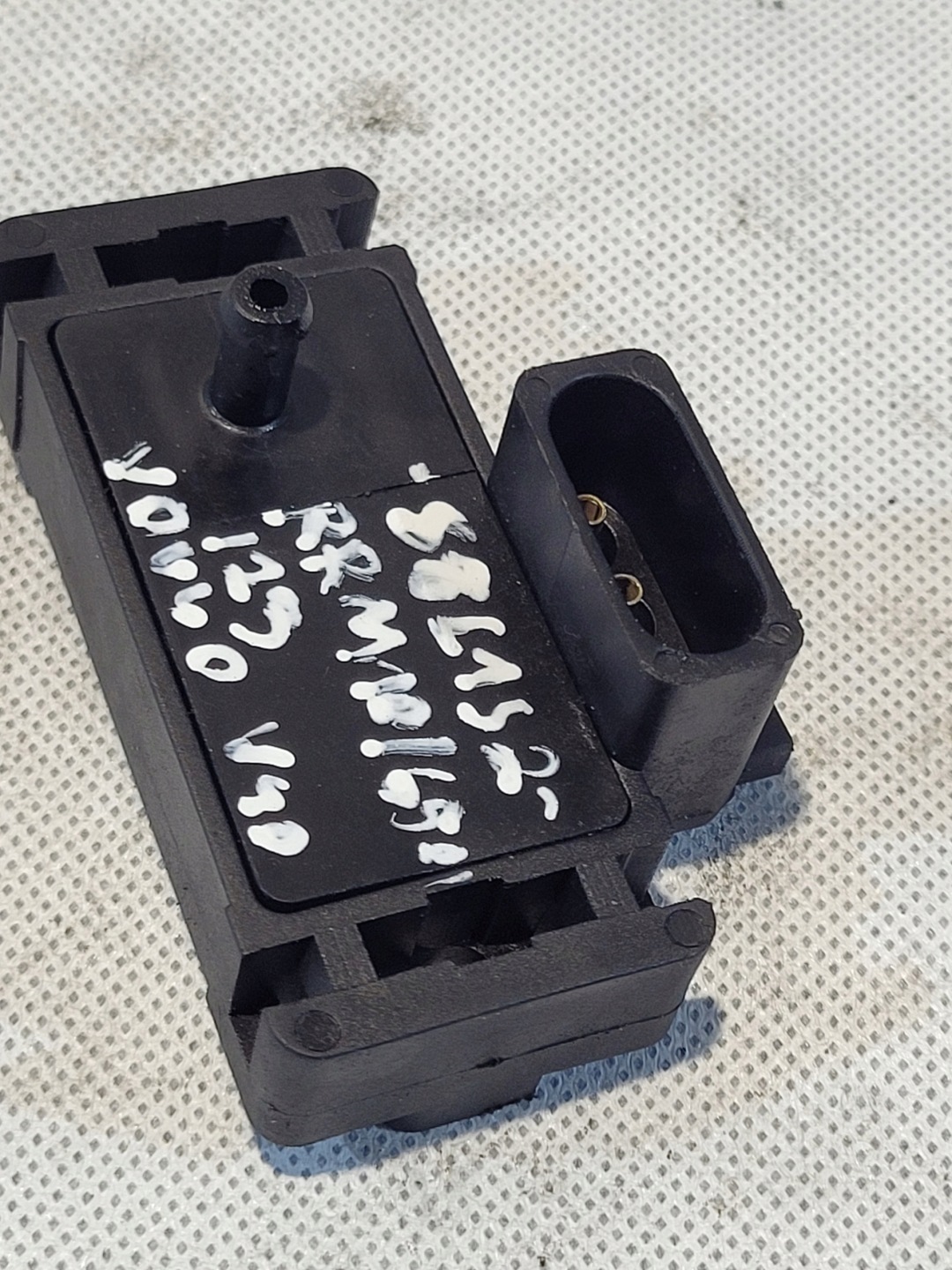 sensor of pressure header pipe VOLVO V40 and 1 99r 1.6B