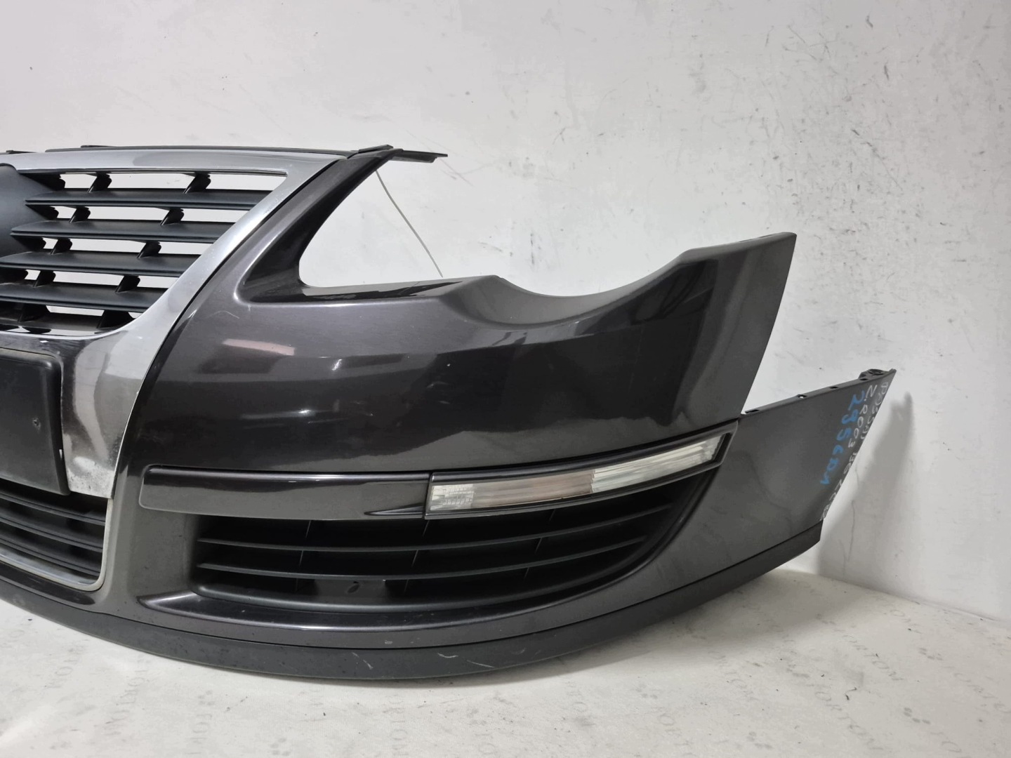 VW PASSAT B6 3C0 06- bumper front front 3C0807221 LAK.LC8Z