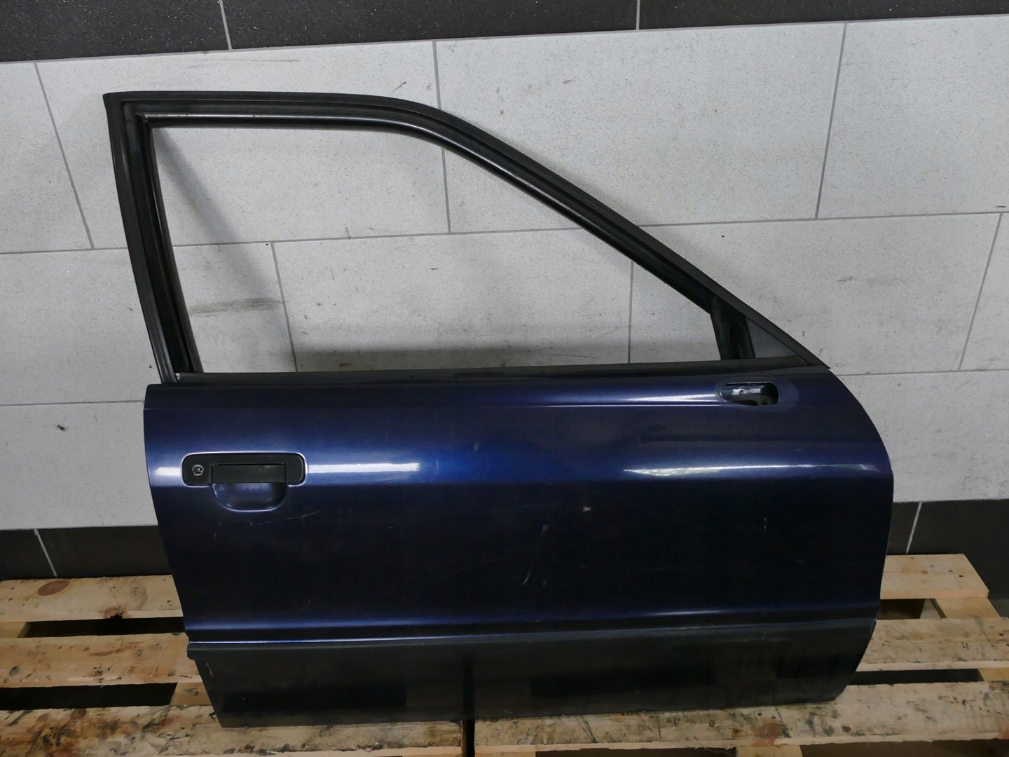 AUDI 80 B4 door right front right front LZ5T