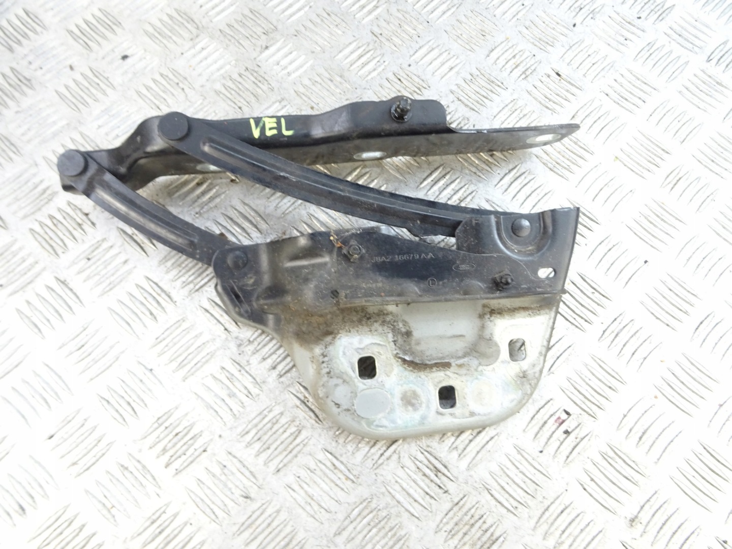 RANGE ROVER VELAR hinge bonnets left J8A2-16679