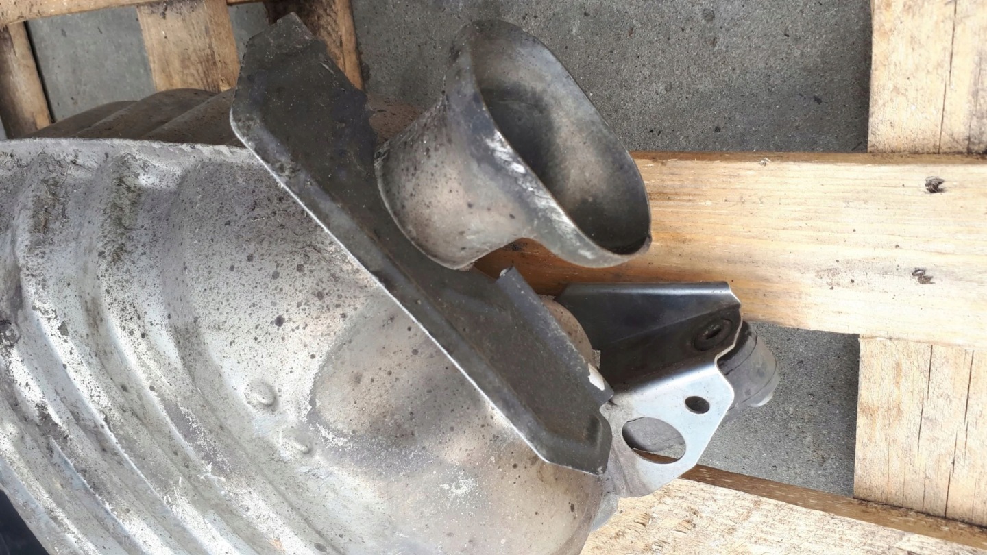 A6 C7 LIFT TLUMIK KONCOWY left 4G0253611M