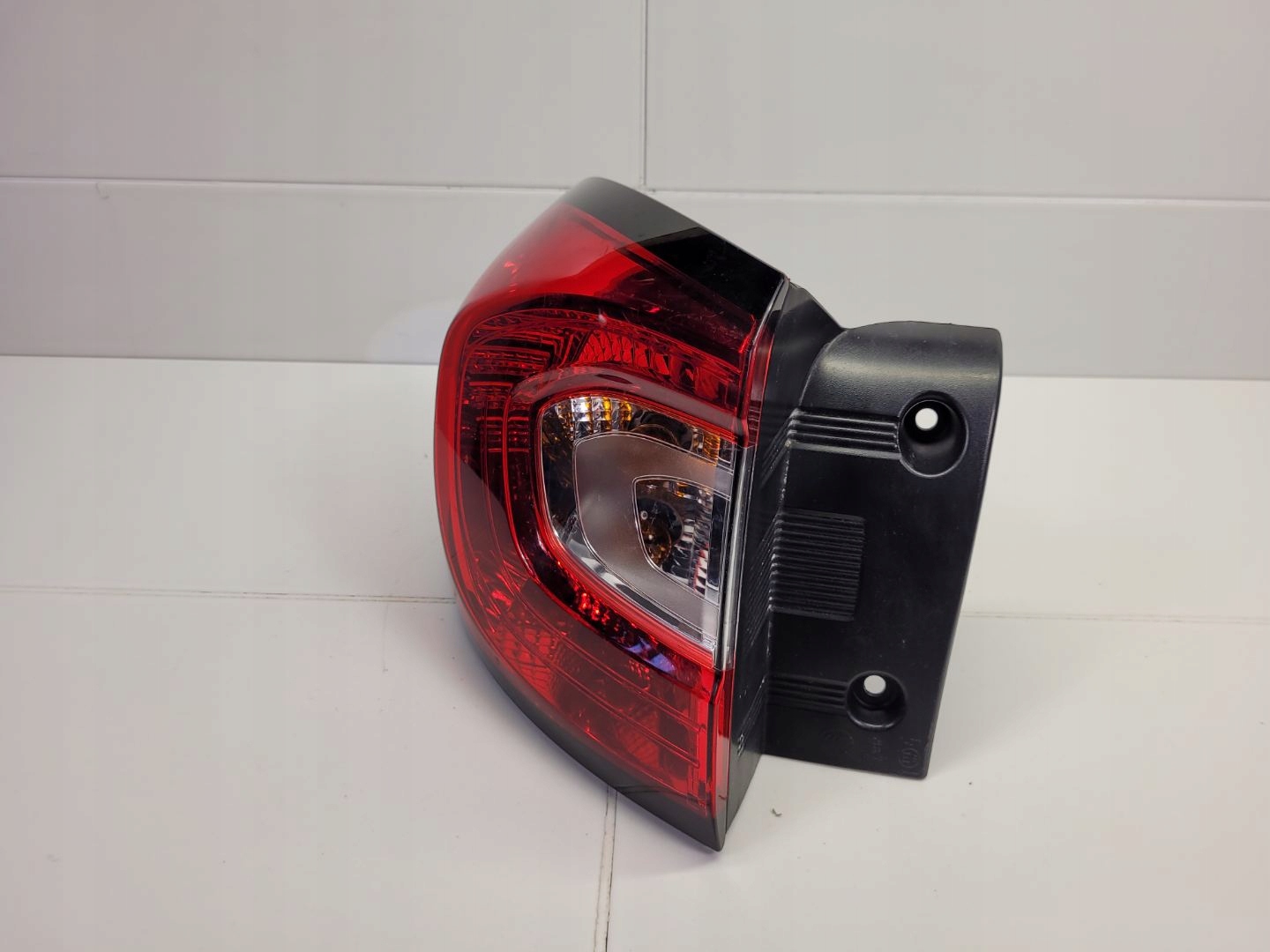 light rear left side Renault Captur 2016 265557367R