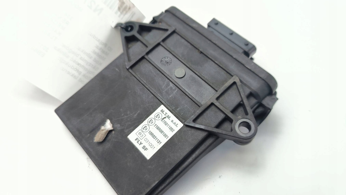 Module 67R011002 RENAULT MEGANE III