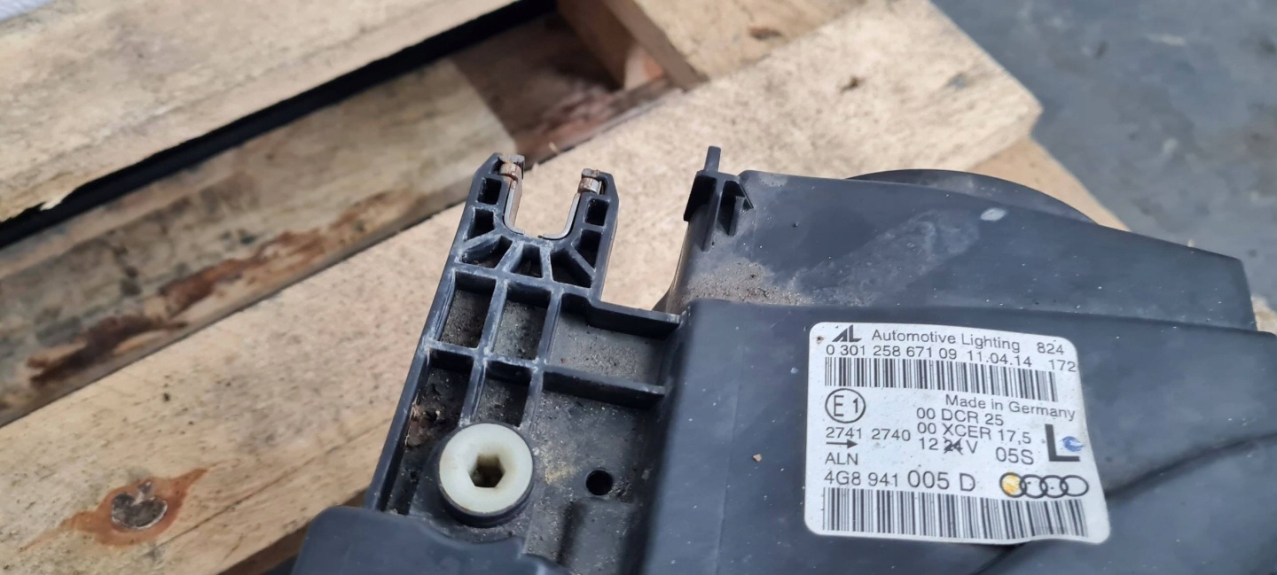 A7 4G S7 light XENON left left front ANGLIK 4G8941005D