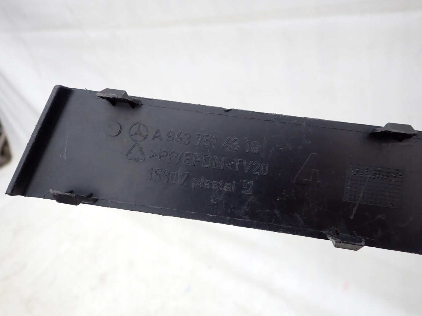 MERCEDES ACTROS MP3 grid right grille front