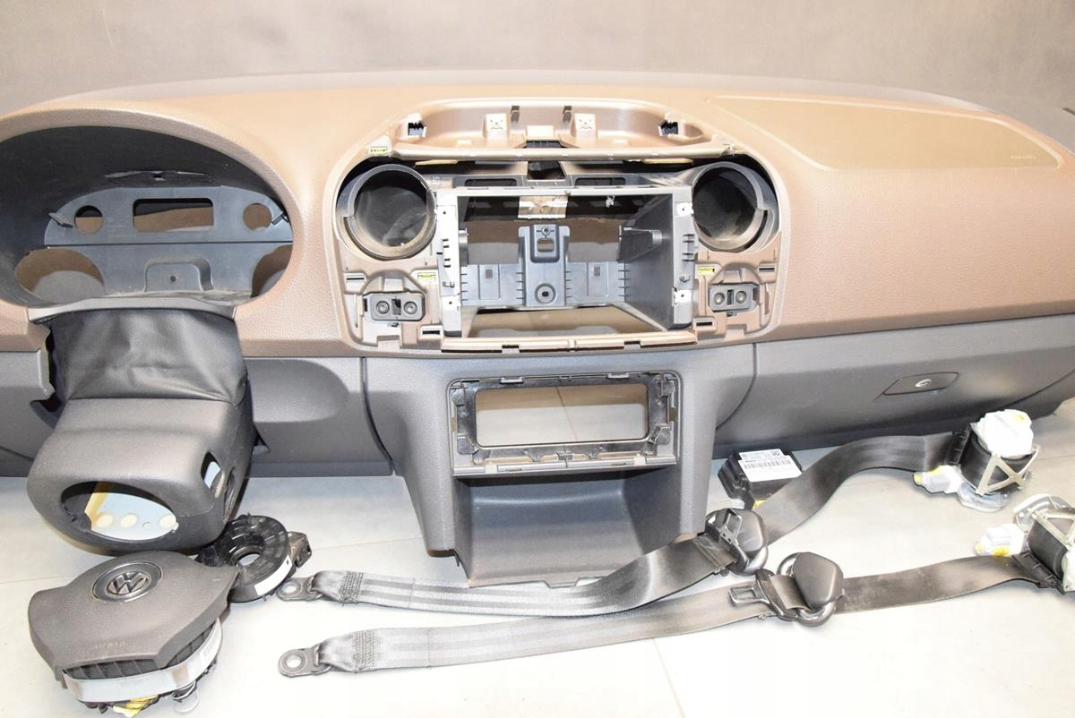 VW AMAROK dashboard cockpit airbags