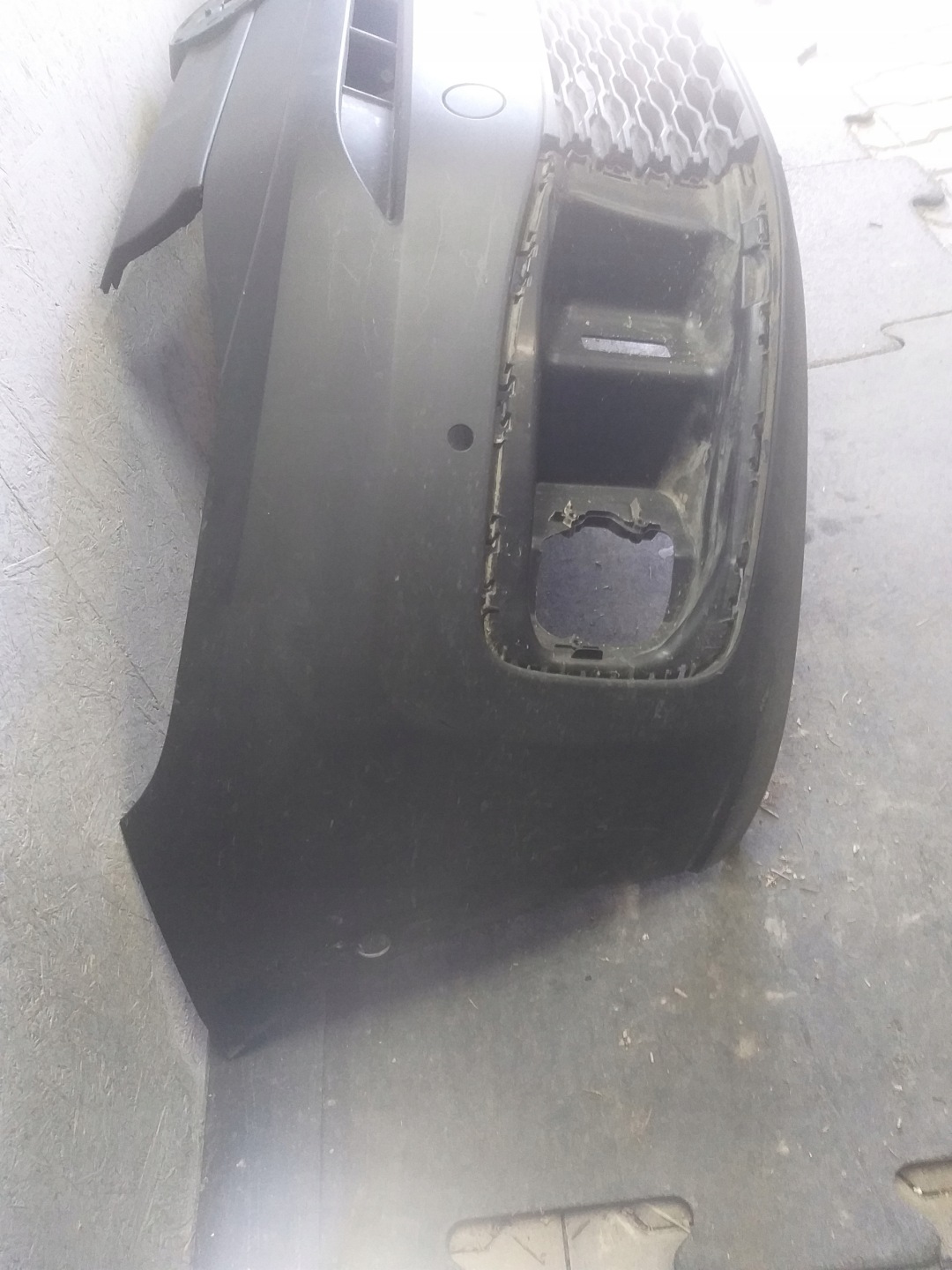 nárazník předek VW CADDY 2K7 20
