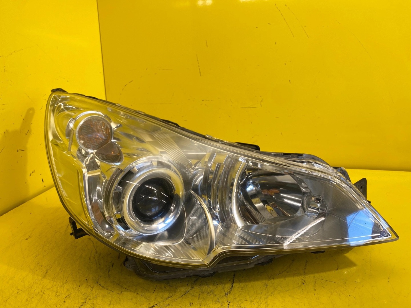 LIGHT RIGHT SUBARU LEGACY OUTBACK LIFT 12-14 XENON