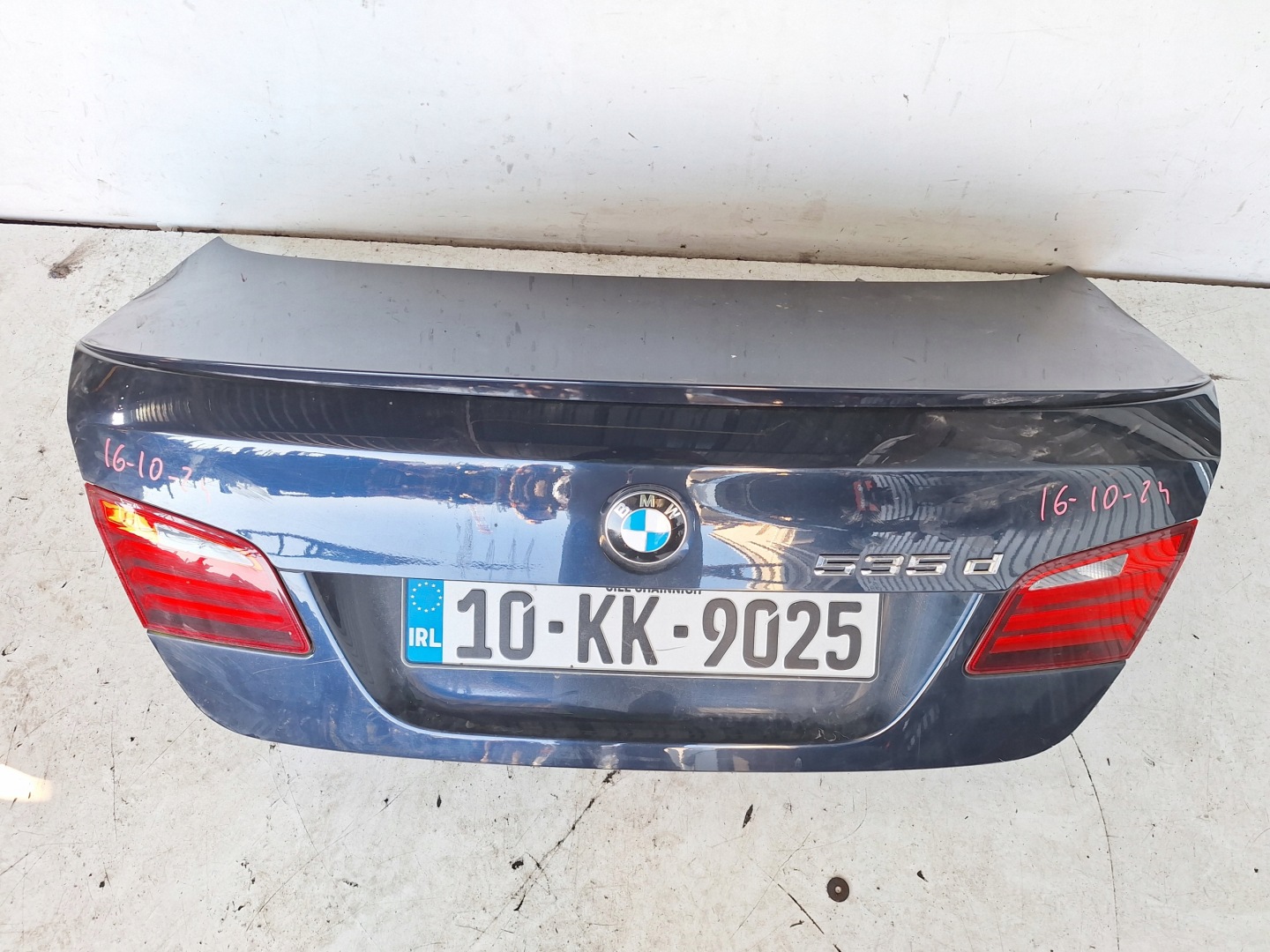 BMW 5 F10 10-17 boot door A89/5