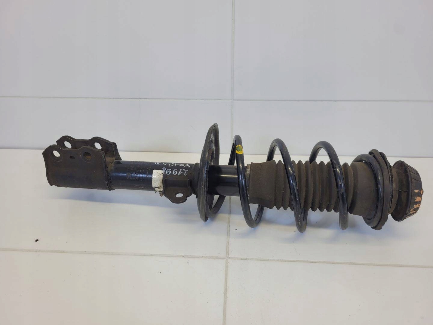 shock absorber front right side Toyota Yaris XP130 2nd facelift 2018