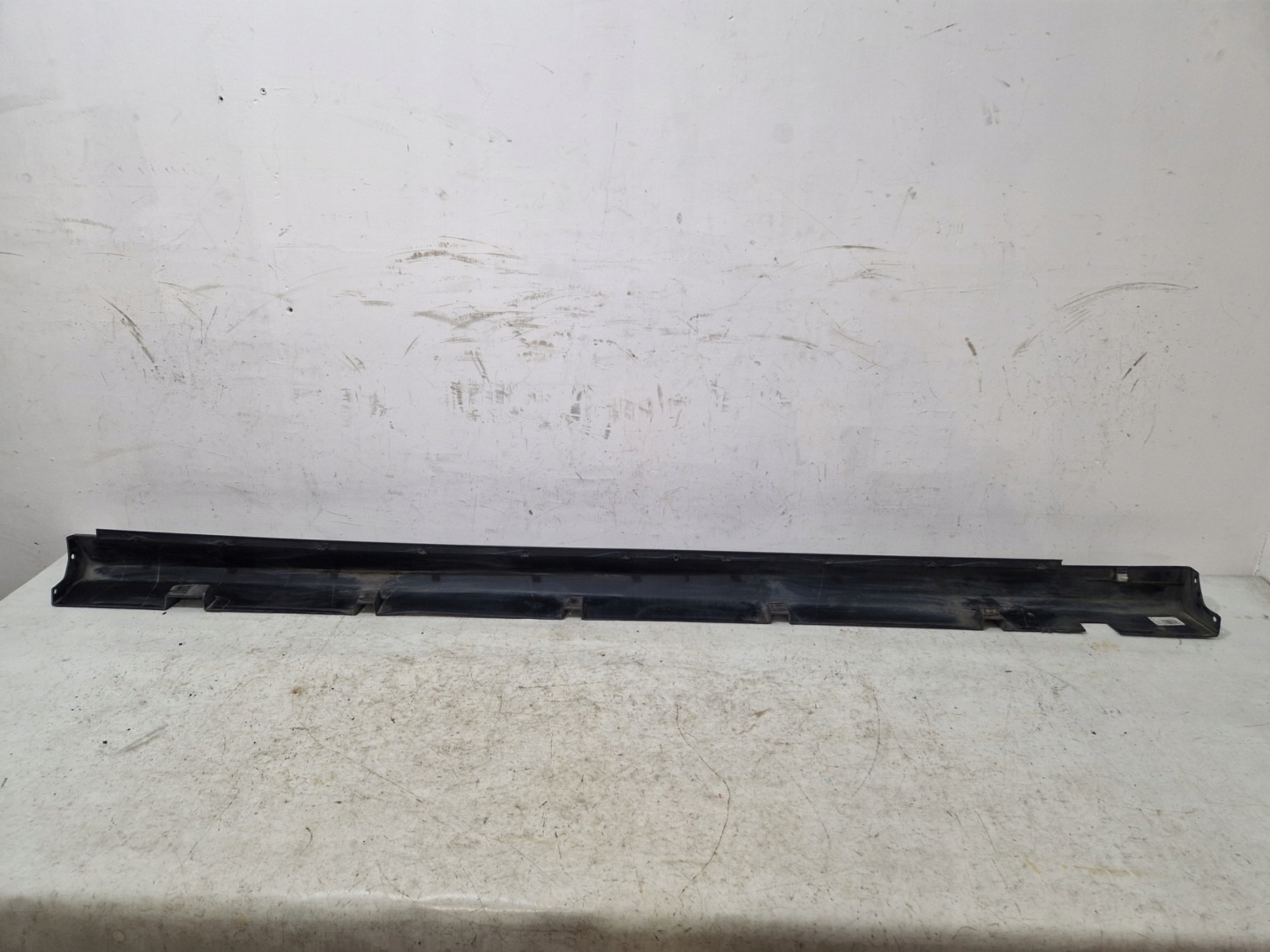 DODGE CHARGER SRT 2019- left moulding threshold original PAR 1QA51TRMAF