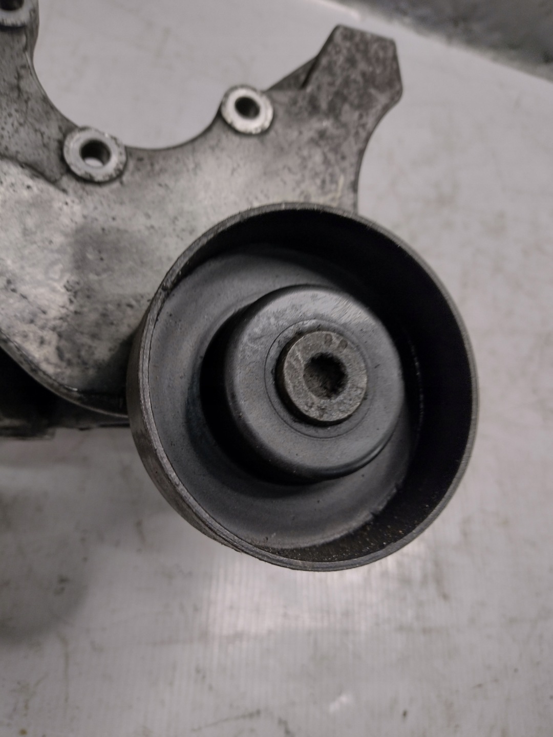 supporto alternatore Audi A4 B6 2,0B OE 06D903143C
