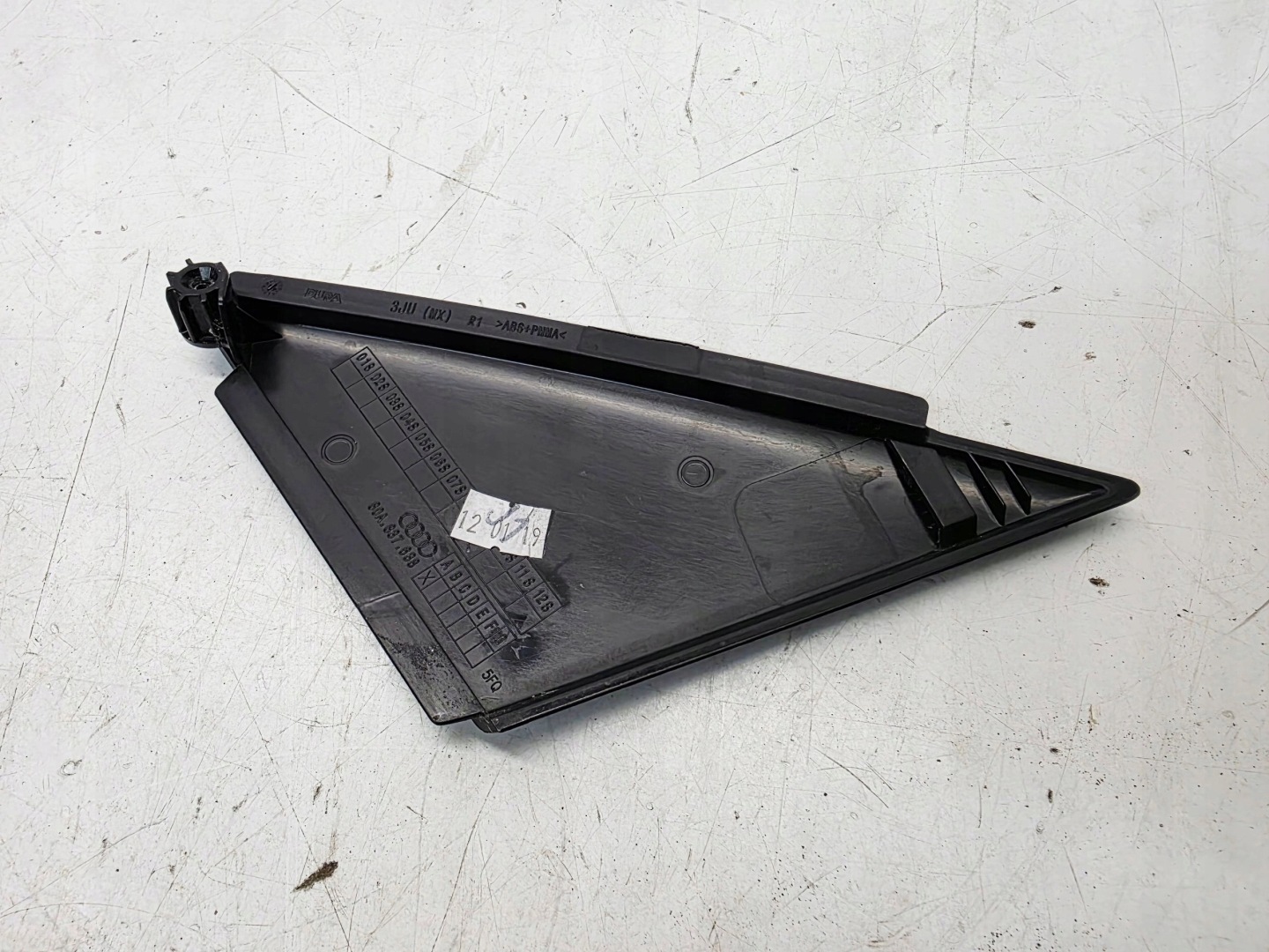 triangle couverture portière droite avant AUDI Q5 FY 80A 80A837638 POLYSK