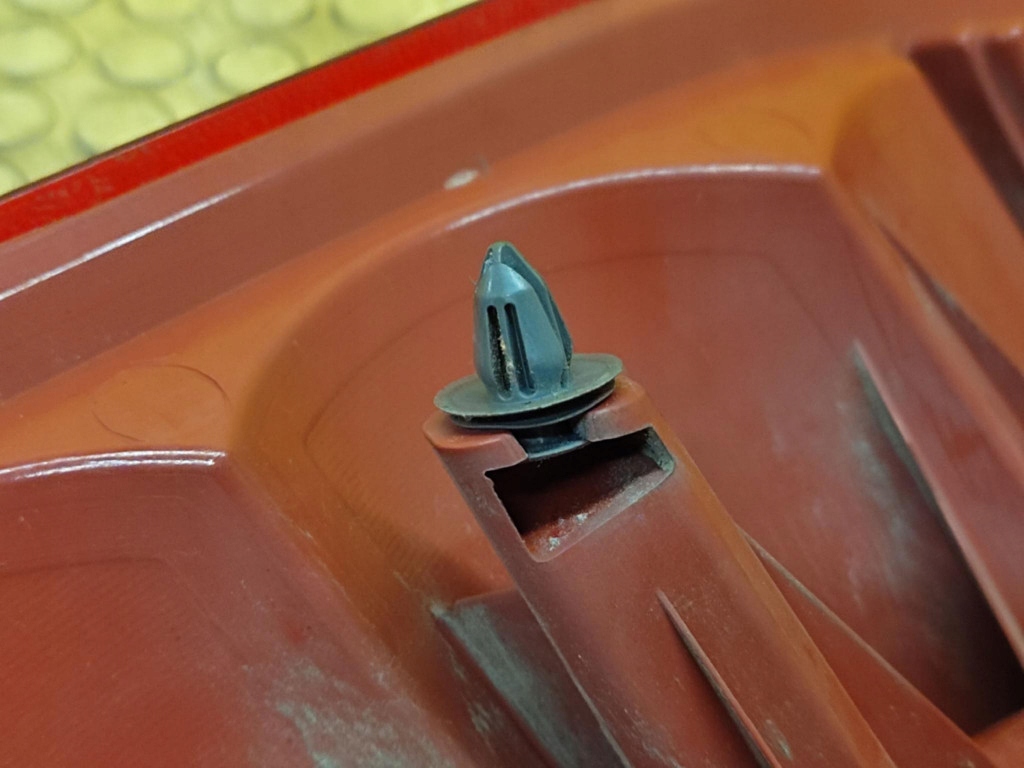 MAZDA 5 Licht links heck C23551160