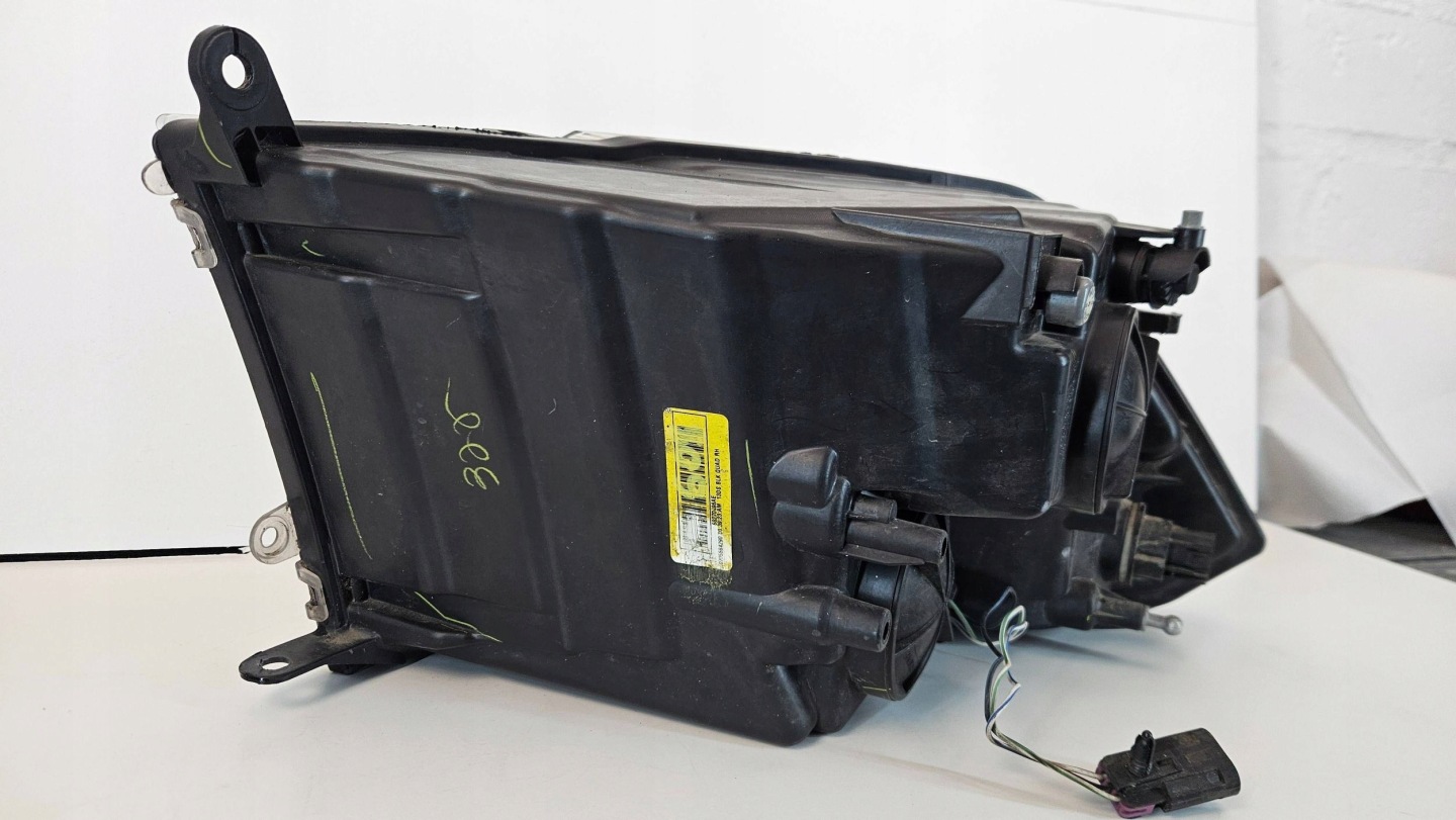 Dodge RAM Lift 15- USA Reflektor light right front front 68270496ae