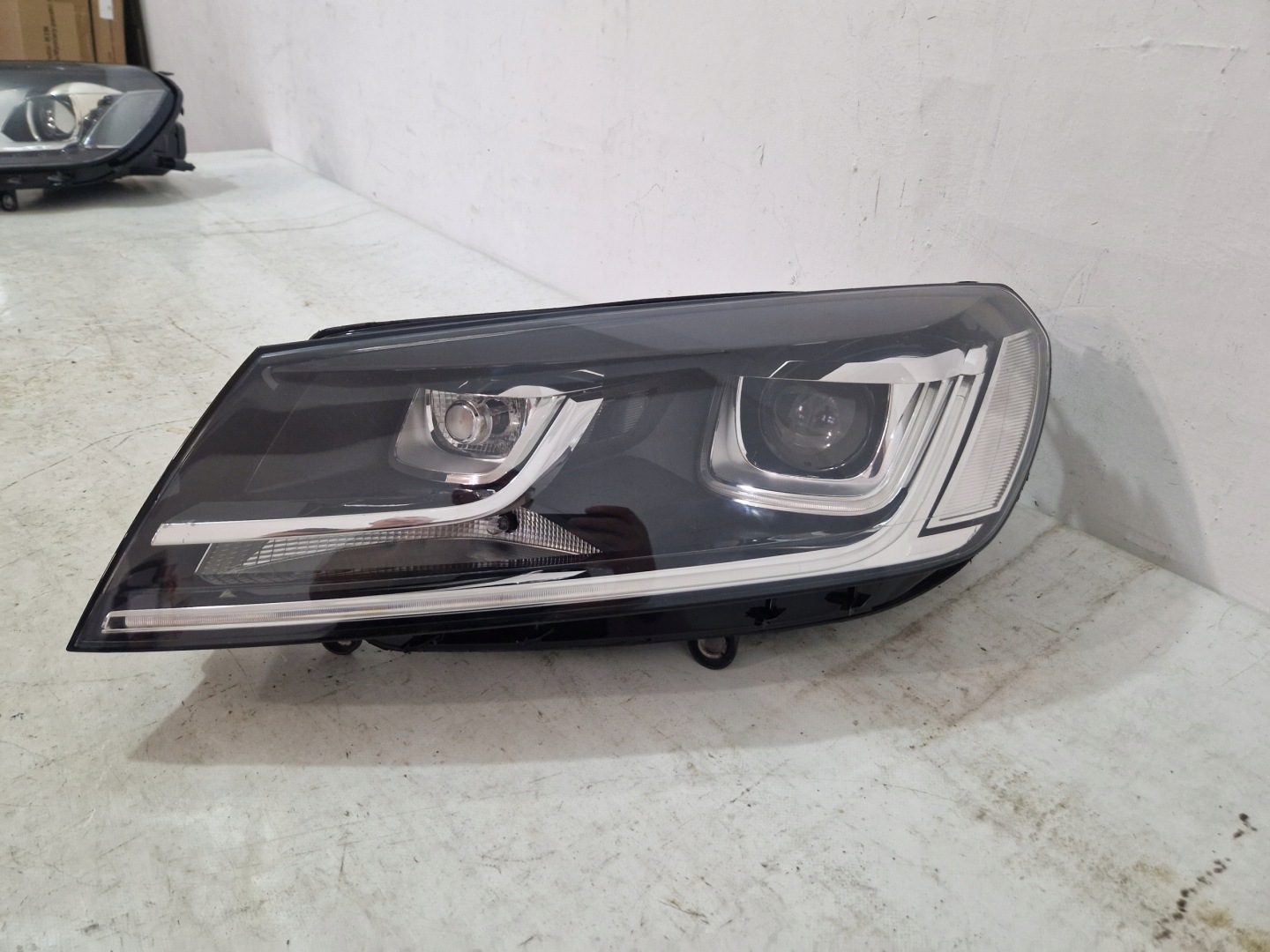 light left front front EU VOLKSWAGEN TOUAREG II 2 LIFT 7P 7P1941033A LED
